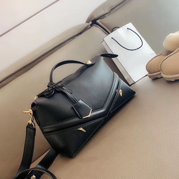 

женщины сумки мода сумки на ремне текстурированная кожа solid color rivet cfy2002265