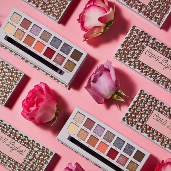 

Горячая Saleimited издание Eye Shadow Palette 14Colors Матовый Shimmer Eyeshadow Продолжительный Eye Shadow Carli