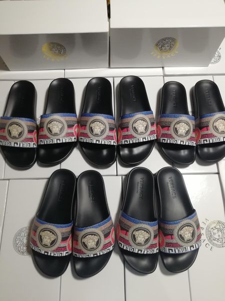 

2020 designers design the most fashionable slippers and sandals for men and women, Black