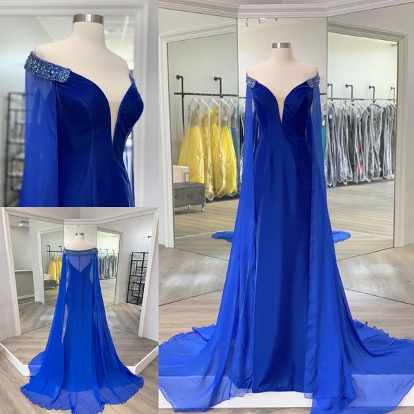 Miss Mrrs Lady Pageant Drent 2023 Royal Blue Velvet Eleganti abiti da couture a tappeto rosso con la spalla di perle del mantello in chiffon dalla spalla dalla spalla