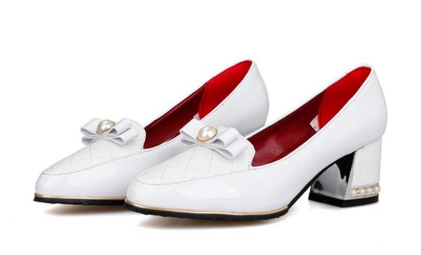 

2018 bowknot pearl women's shoes in spring and autumn with new style middle heel coarse heel pointed end, Black