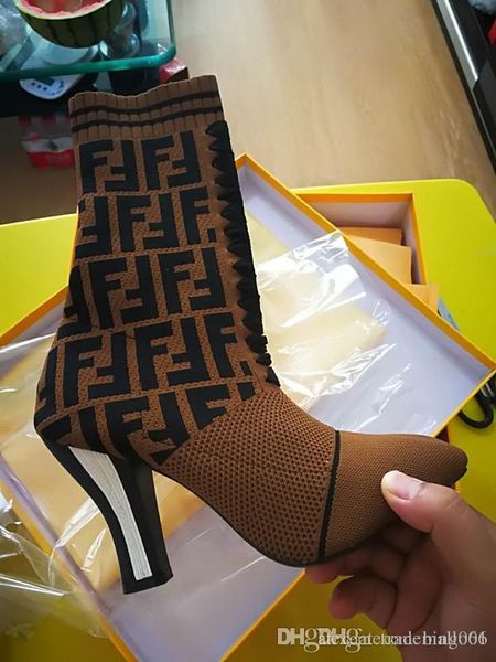 

С коробкой горячих фирменных женщин многоцветной ткани Rockoko ботильоны дизайнер Л