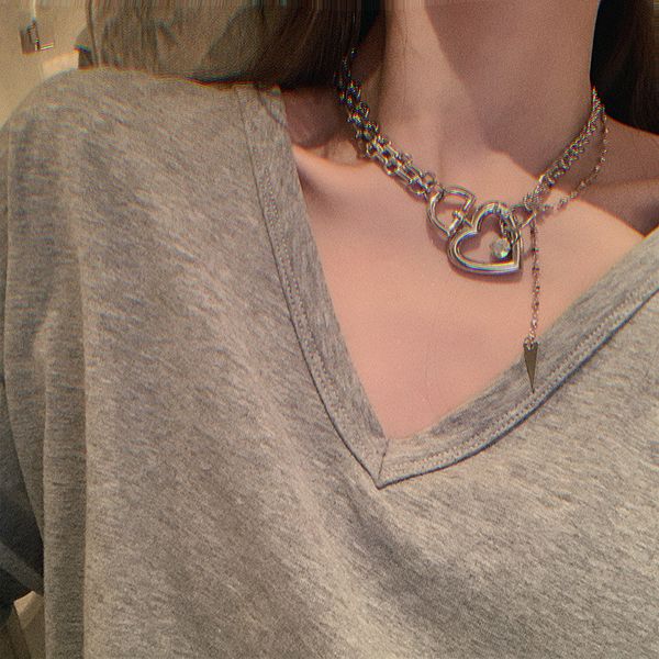 

тарелка серебряное сердце choker neckalce женщины сбора винограда ювелирных изделий цепи ожерелья дамы выдалбливают геометрия ожерелья femme, Golden;silver