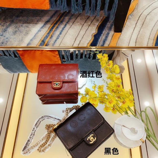 

2020winter fashion small square bag classic elements travel season must-have handbag cross-body bag hardware size :19*18 cm