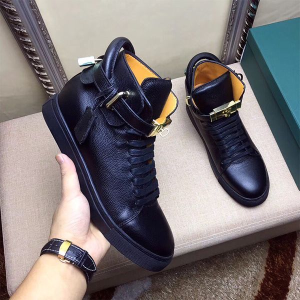 

fashion men casual shoes men sneakers metal lockscomfortable lace-up leather personality with decoration black red white