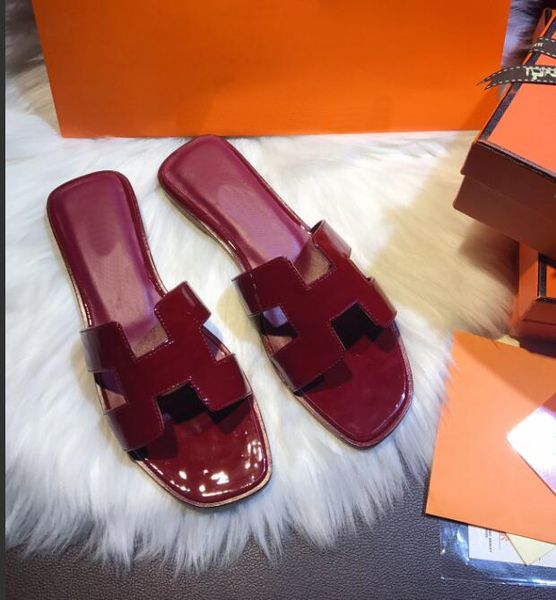 

2020 дизайнер кожаных женских сандалий летних плоских тапочки классического пляж кожаные износостойкие тапочки сплошного цвета тапочки, Black