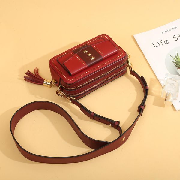 

designer-2019 summer new rivet fashion leather handbag shoulder diagonal small square shoulder bag ladies leather camera bag