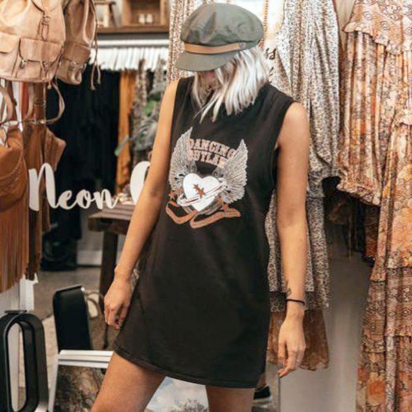 

boho вдохновленный рок-н-флюиды boho платье sleevless вскользь платья лета шикарных charcoal тенниска платья женщин 2020 цыганский платье, Black;pink