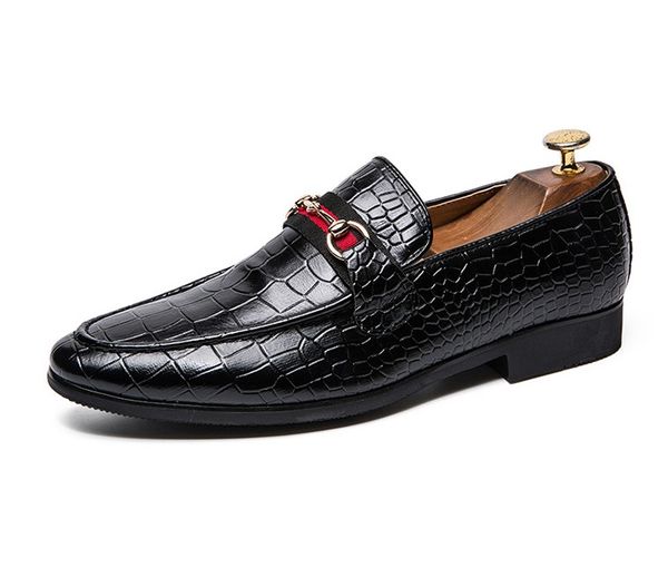 

mens designer dress shoes casual shoes matt patent leather round toes slip-on spikes flat business sneakers black brown 38-47