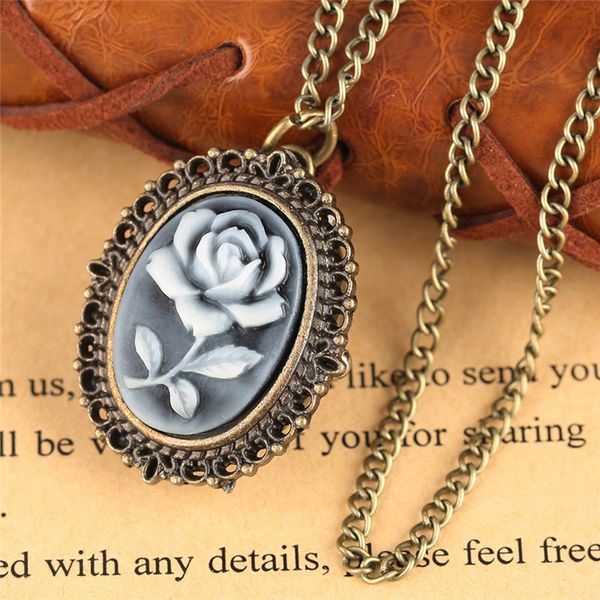 Vintage Bronze Rose Blume Oval Form Design kleiner Quarz -Taschenuhr Analog Display Uhr Pullover Halskette Kette Geschenk an Frauen