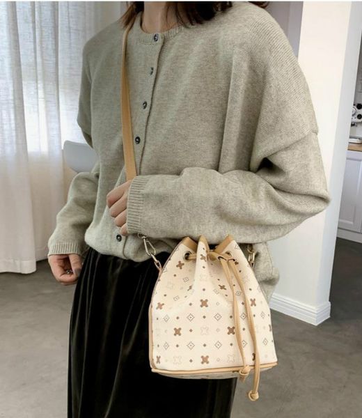 

Small Bag Female 2020 New Printed Temperament Bucket Bags Wild Texture Fashion Shoulder Messenger Bag Wholesale