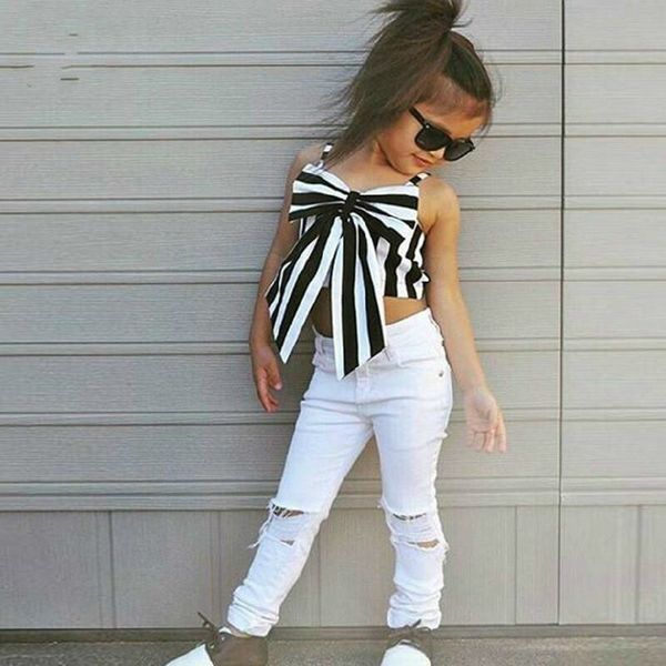 Sconto vestito da ragazza alla moda a righe top + pantaloni 2 pezzi set senza spalline per bambini pantaloni bianchi con fiocco bowknot set di abbigliamento per bambini di altissima qualità.