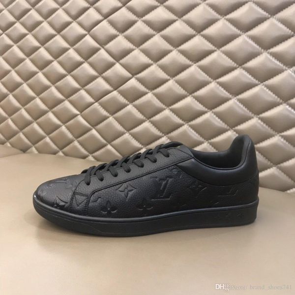 

r luxury leather casual sports men's shoes, fashionable run away sneakers, comfortable and breathablaaa