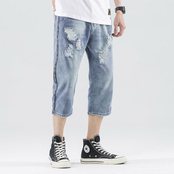 

summer new style fashion capri with holes jeans teenager cowboy capris versatile men's short pants 689, Blue