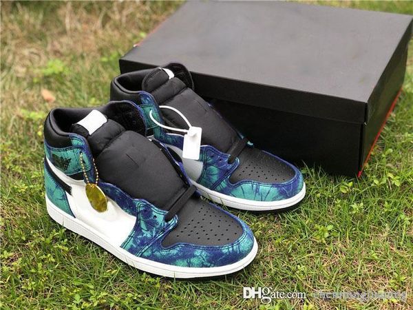 

release air aauthentic 1 high og retro wmns tie-dye basketball shoes aurora green woman man sports sneakers cd0461-100 with original box