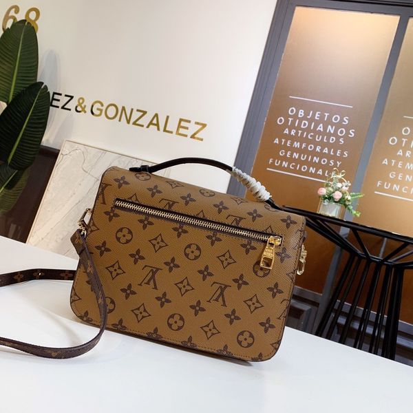 

messenger bag handbag men and women leather shoulder bag presbyopic fashion wallet handbag 2020 new fashion chain messenger bag