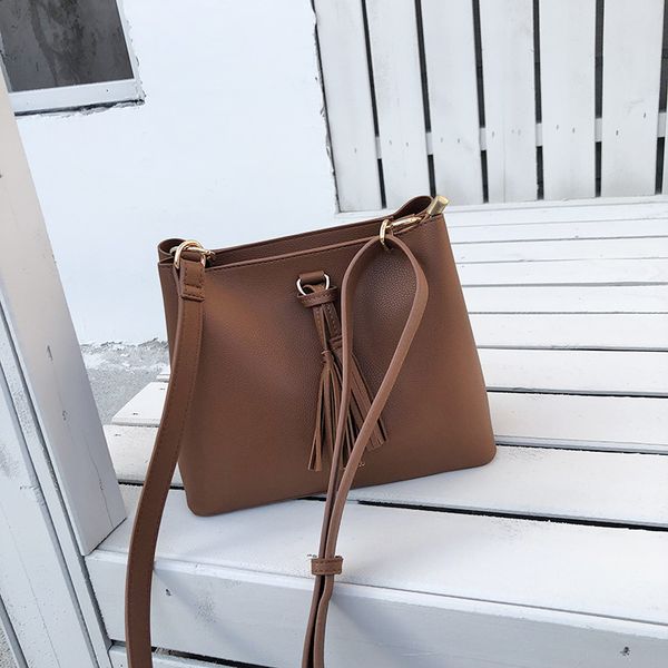 

2020 new korean ins simple tassel bucket bag shoulder messenger bag