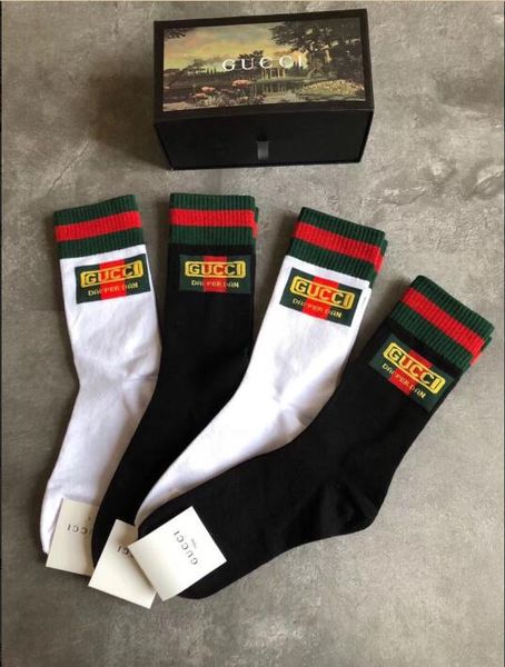 

Унисекс мужчины G GC печать букв носки спортивный досуг мода золотая нить носки средняя трубка хлопок 4 пары л подарочная коробка хип-хоп чулок