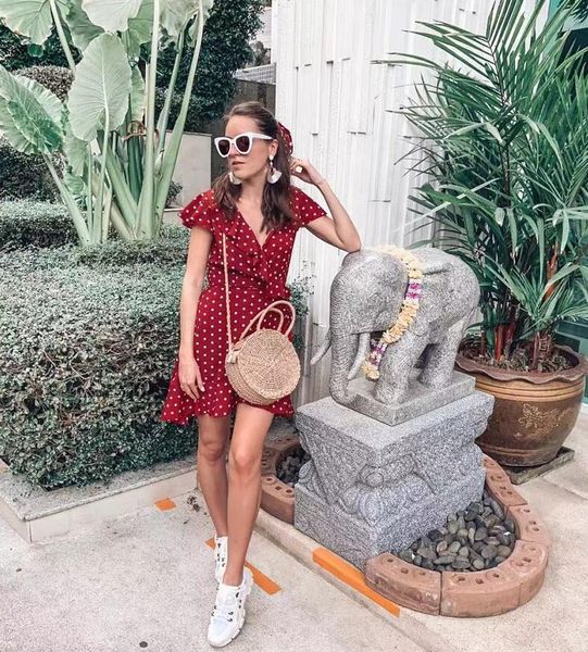 

2019 Summer Polka Dot Wrapped Dress V Neck Ruffles Sexy Mini Dress Slim Bodycon Vacation Beach Smocks Korean Fashion