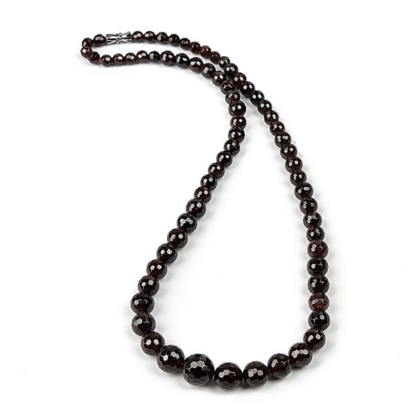

natural polish under the shine of pure black natural garnet necklace the most comfortable collocation choice, Silver