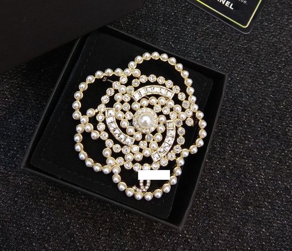 

lierzika capper gold color full stone hollow flower brooch, Gray