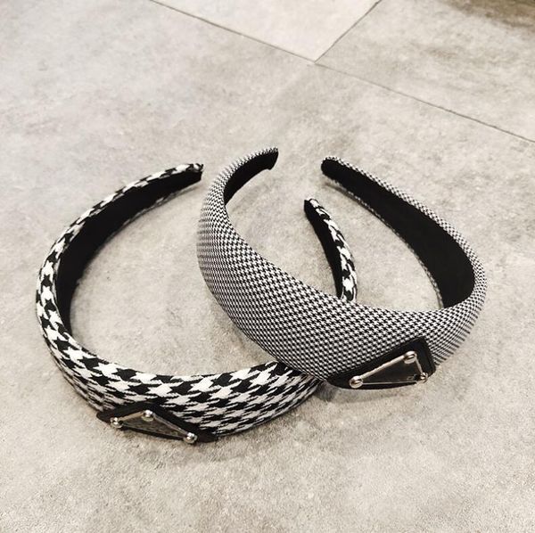 Estilo europeu e americano Novo houndstooth inglês alfabeto esponja líquido de faixa de cabeça vermelha com o mesmo parágrafo lavar acessórios para cabelos para a cabeça