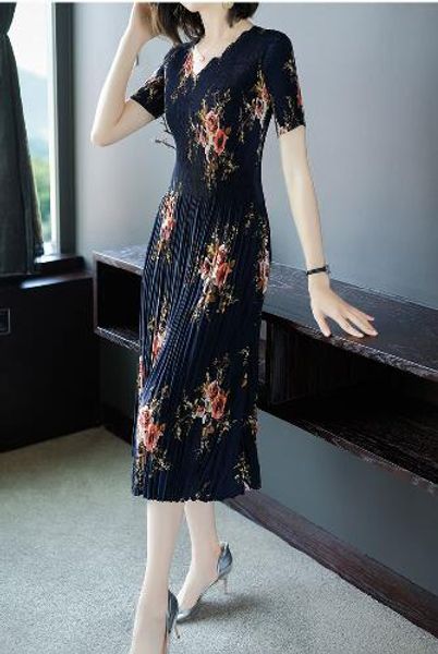 

summer new style sanzhai v-neck celebrity temperament short sleeve floral pleated medium long chiffon dress, White