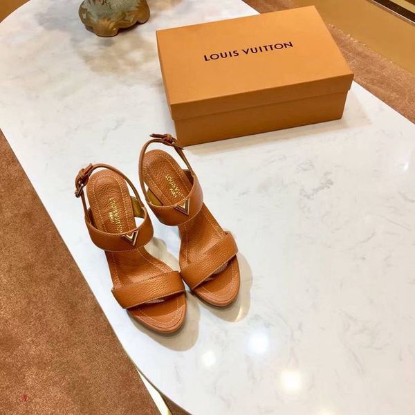 

new high-end brand summer ladies slippers leather flat women's sports and leisure sandals 35-41 yards high .5cm, Black