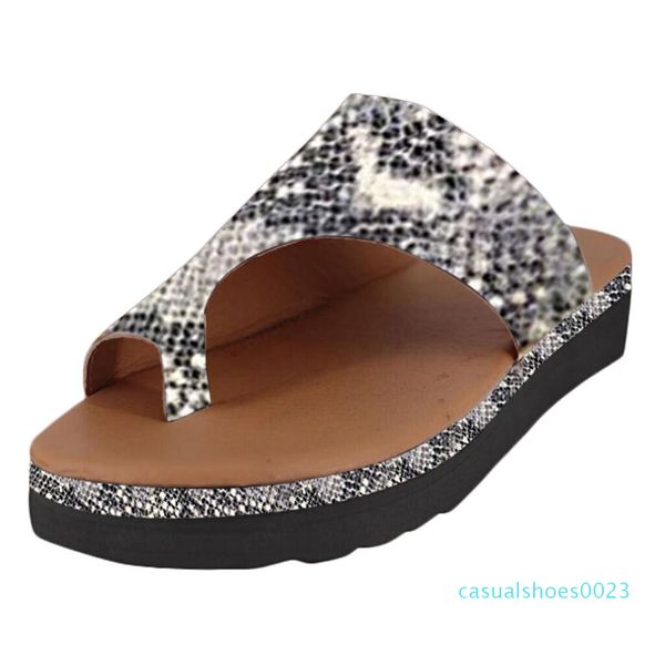 

muqgew women summer slippers women thick bottomed sandal shoes wedge heel sandals clip toe summer beach shoes flat wth rubber c23, Black