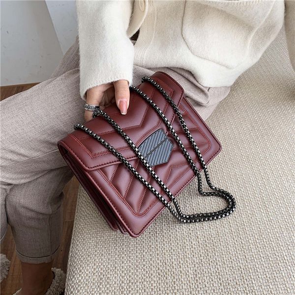 

autumn and winter new bag women 2019 new korean fashion chain embroidered shoulder bag wild messenger small square