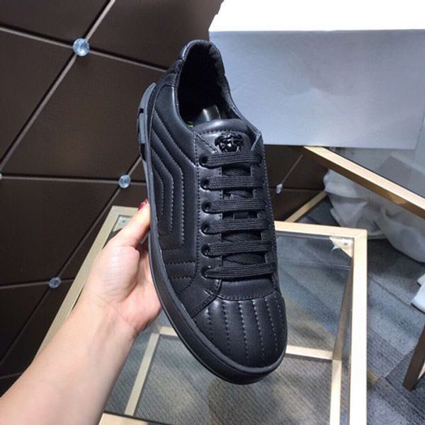 

2020 chaussures genuine leather luxury mens designer shoes,4 color red plate-forme fashion luxury designer men shoes, Black