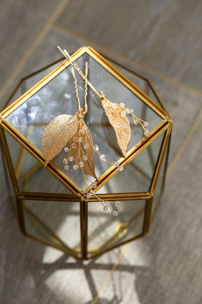 

korean bride hair accessories silver hair clip sweet wedding dress jewelry baroque gold leaf handmade crystal 2 pcs, Golden;white