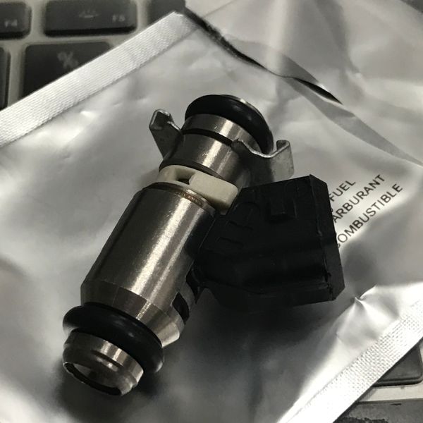 

fuel injector for vespa and piaggio 3 valve engine 8799715 iwp241303r