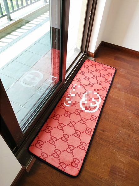 

Полный G Ковер Мода мужчины и женщины Печать Mat Designer 15 Дополнительный Коврик для ванной Комплекты верхнего качества Письмо печати Non-Slip Mat 2pcs / комплект