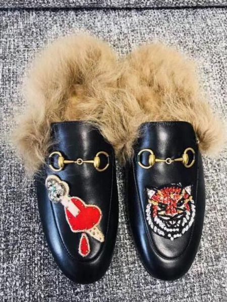 

2019Fall и зима дамы Повседневная обувь роскошные меховые мул тапочки дамы кожа плоские замши мул обувь любовь обувь Мода тапочки м2