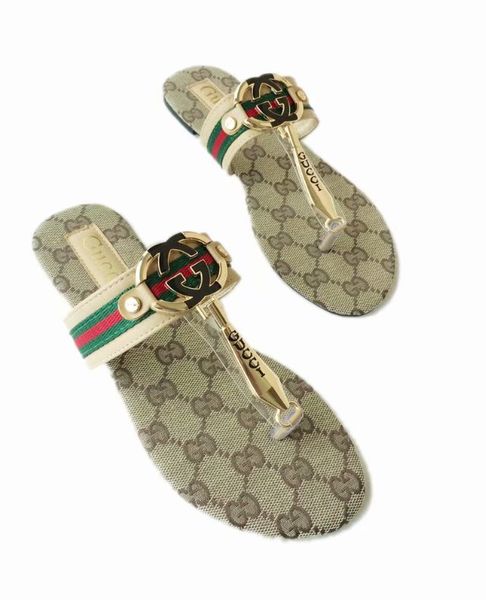 

Cool brand slippers summer fashion lady high quality non-slip wide slippers lady fashion designer flip flops 35 to 42