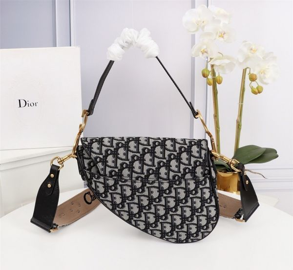 

Women 039 bag 2019 pring and ummer new leather addle bag ize 20 5 by 20 by 6 5cm