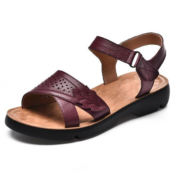 

2019 new open toe soft cowhide summer leather sandals women flat middle-aged women casual sandals non-slip comfort beach, Black