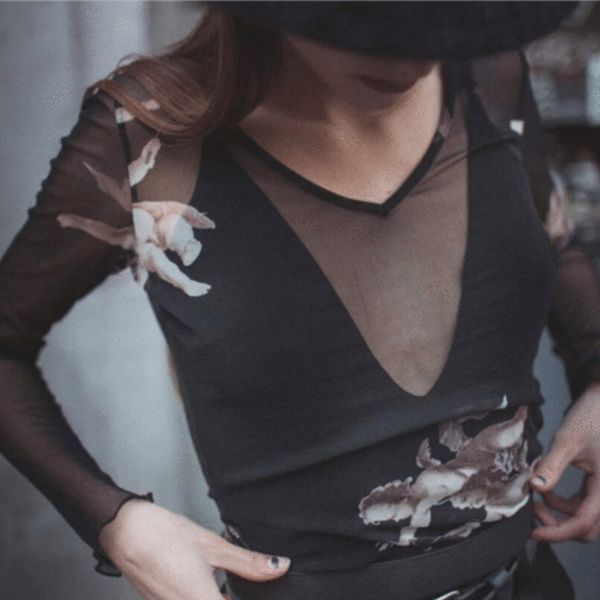 

sexy mesh блуза женщины черный с длинным рукавом в сеточку прозрачный повседневный тонкий цветок печати топ рубашки 2019 новые, White