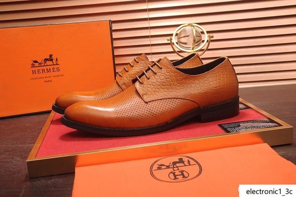 

горячий белый металл декор мужчины натуральная кожа oxfords скольжение на мужские свадебные платья обувь площади toe бизнес кожа для обуви f