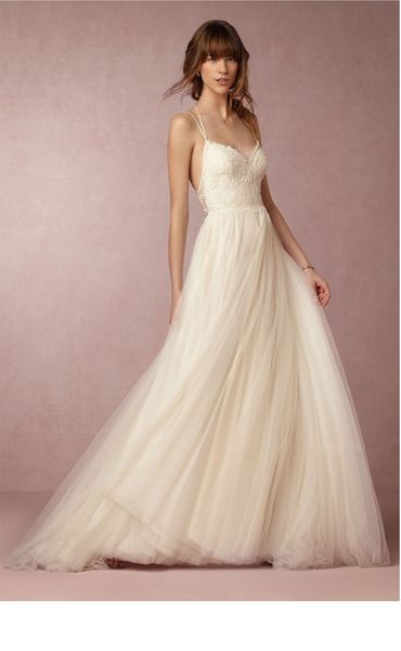 

2019 new elegant beige wedding dress fashion backless strap travel bridal gauze mesh fabric long section wedding dress, White