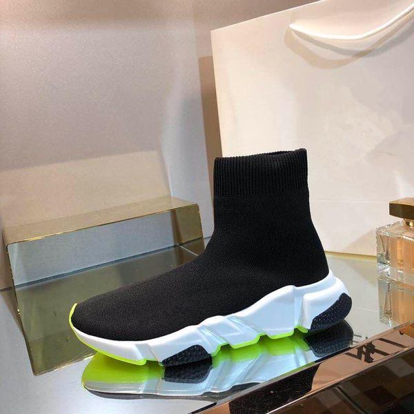 

2019y luxury men women sock shoe black white red designer shoes high walking shoes trainer fashions boots sport sneakers fz19010