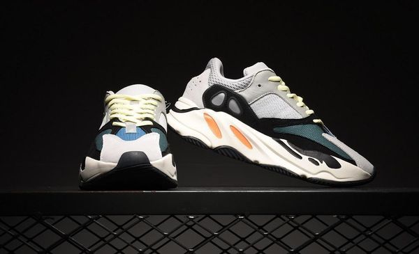 

70o v2 wave runner 2019 mauve solid grey men running shoes kanye west designer shoes sport sneakers add $10 brand socks as gift