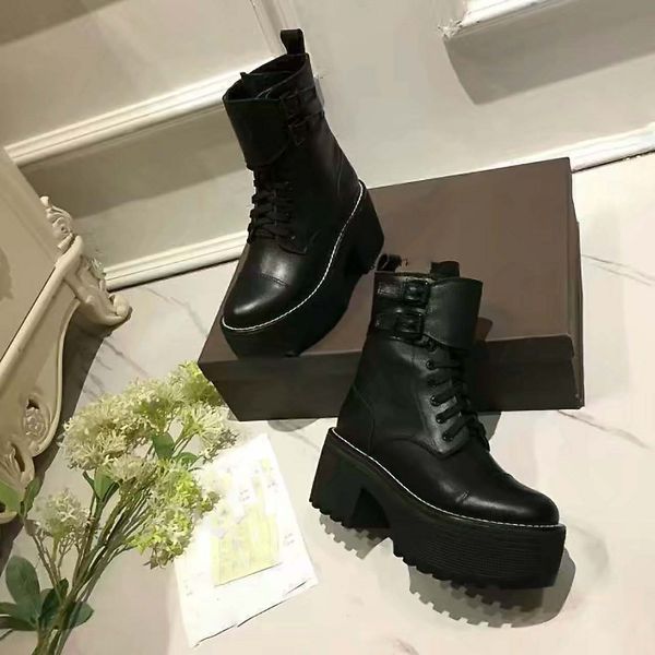

2019 fashion warm women's boots, non-slip boots, round head, with women's shoes, soft and comfortable, Black