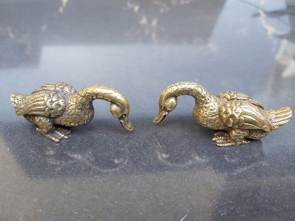 

2pieces swan; cygnus bronze statue copper ornament solid brass carving