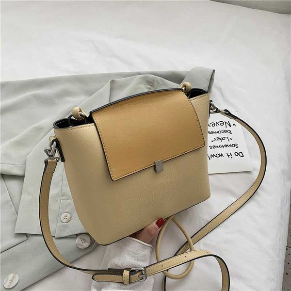 

new women's bag in 2020 summer, contrast color large capacity leisure fashion single shoulder messenger bag