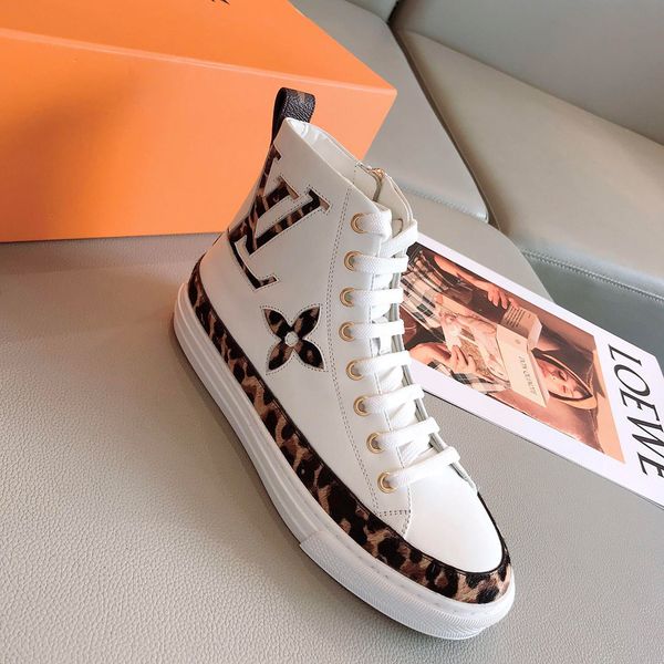 

2020 high-men's shoes autumn and winter trend new couple models leather sheepskin casual sports thick-soled white shoes, Black