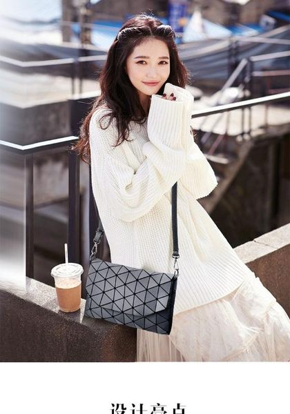 

2020 new women's bag creative rhombus geometric messenger bag popular ladies shoulder female temperament fashion handbag