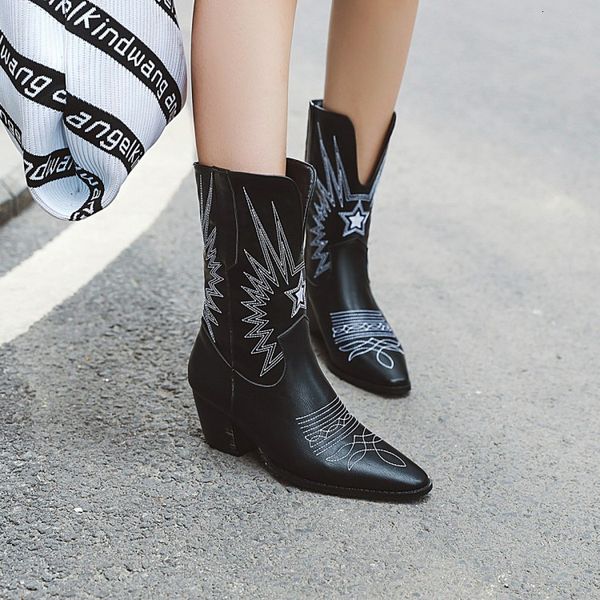

white boots short embroidered boots with rome single sleeve, Black