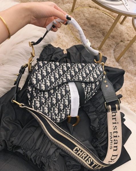 

Women black leather me enger bag fa hion vintage me enger cool kull rivet houlder bag ac a main bol a